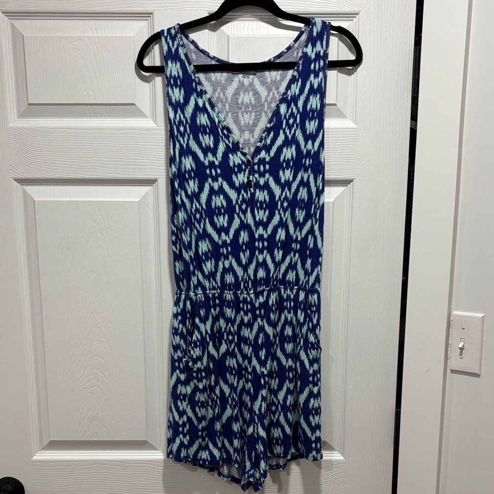 Market & Spruce Blue Patterned Romper